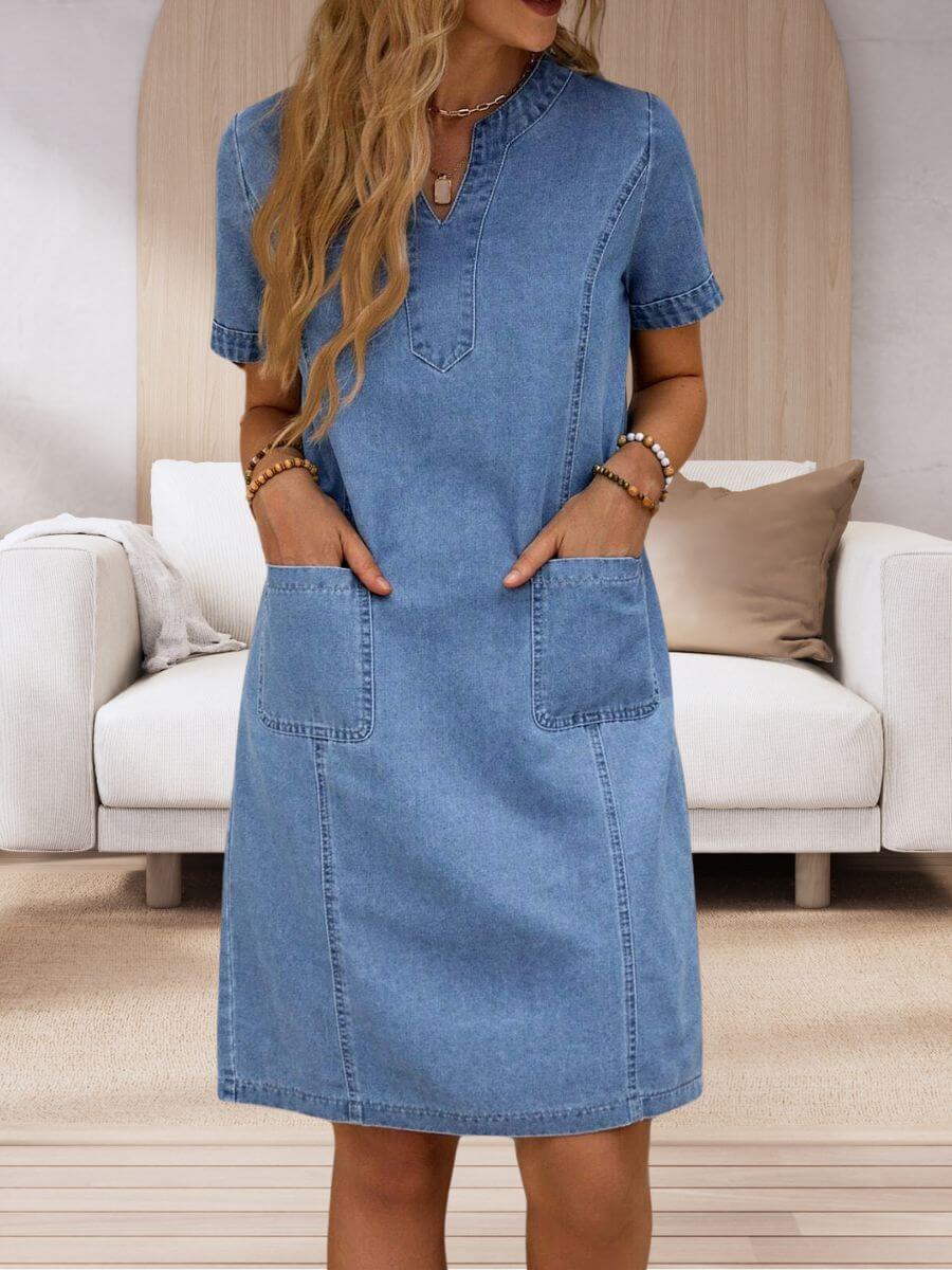 Delphine | Somrig jeansklänning med V-ringning